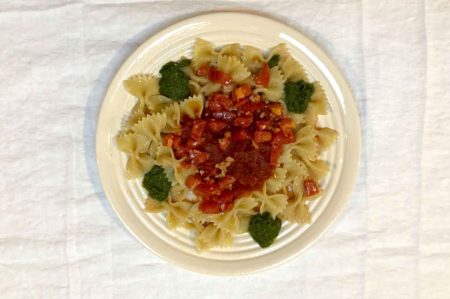 italian vegan pasta recipe with tomatoes and pesto