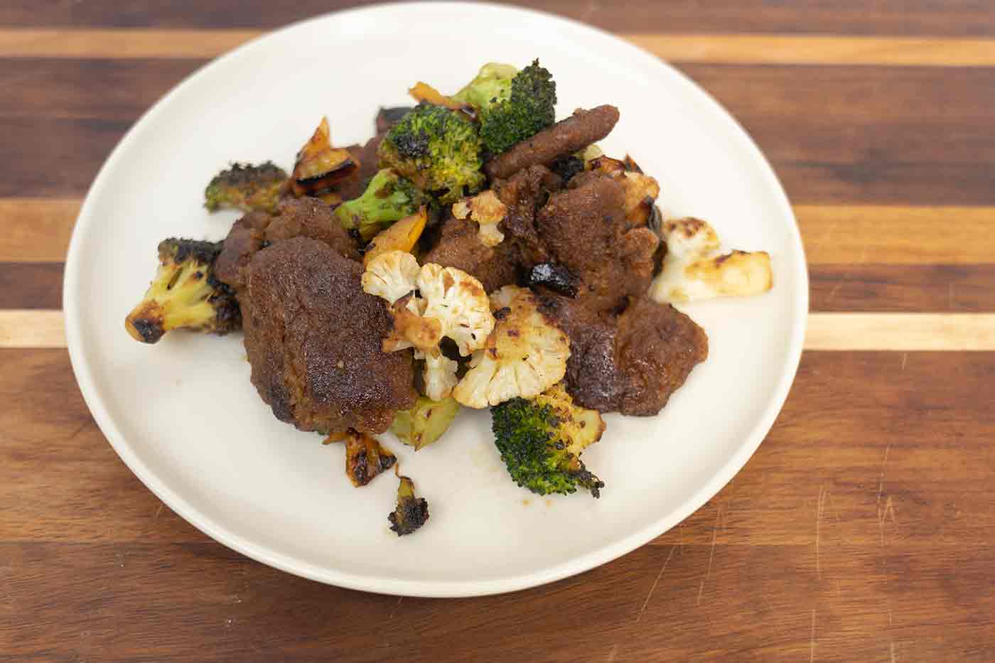 Gardein sizzling sechuan strips with broccoli and cauliflower 