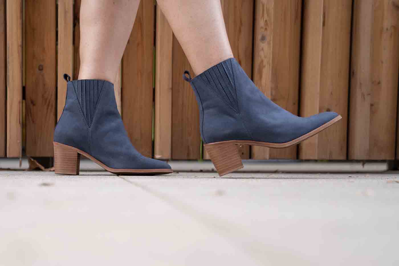 Sara bootie from Novacas vegan shoes in bloe